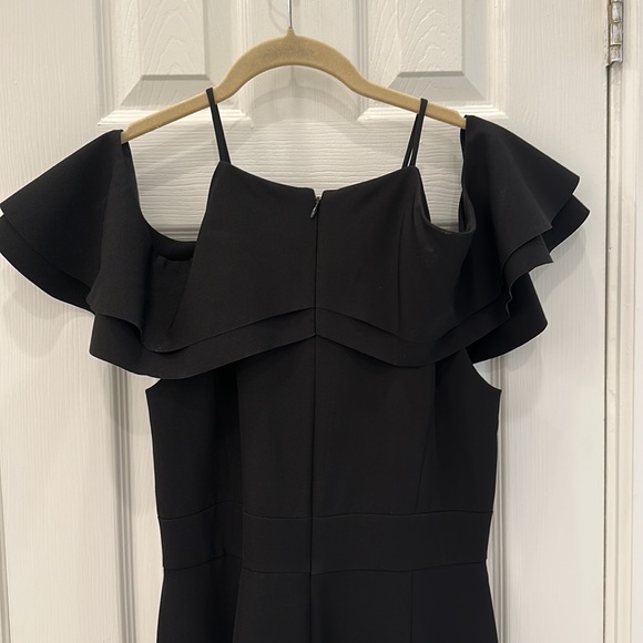 Nicole Miller cold shoulder formal gown. Black. Size 10. - Picture 4 of 4